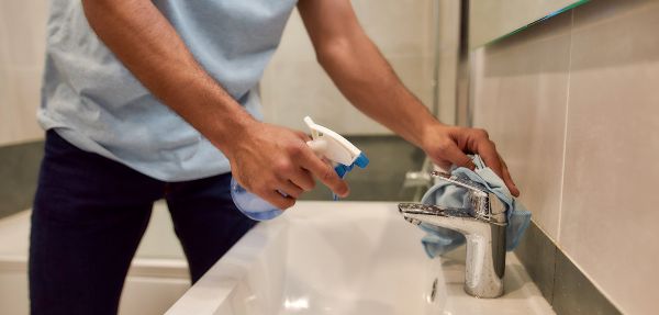 Cleaning taps 