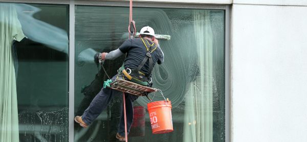 Commercial vs residential window cleaning