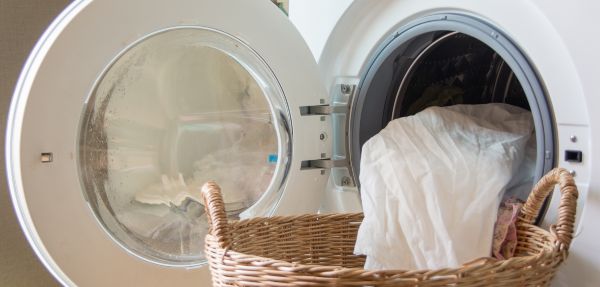 Electric blanket cleaning in a machine 