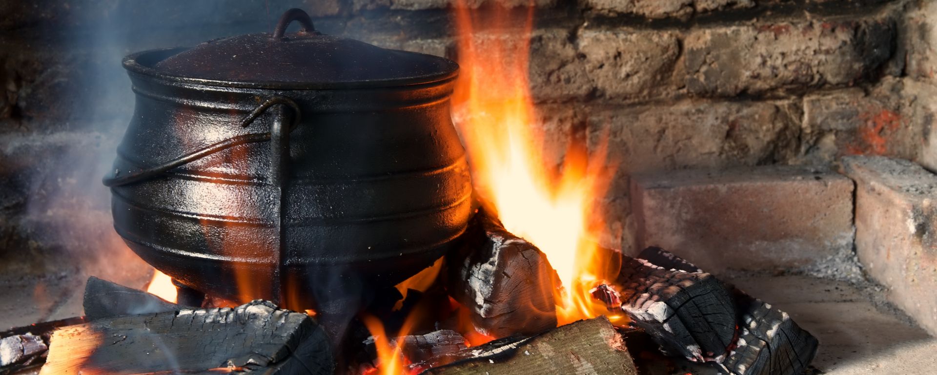 potjie pot on fire