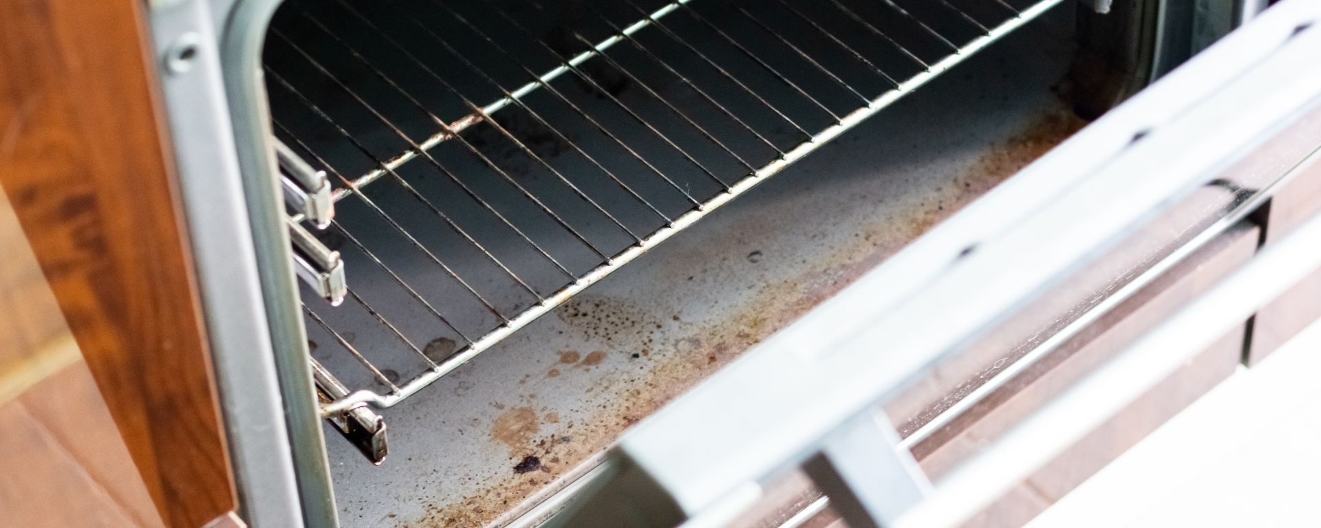 How to clean a greasy oven